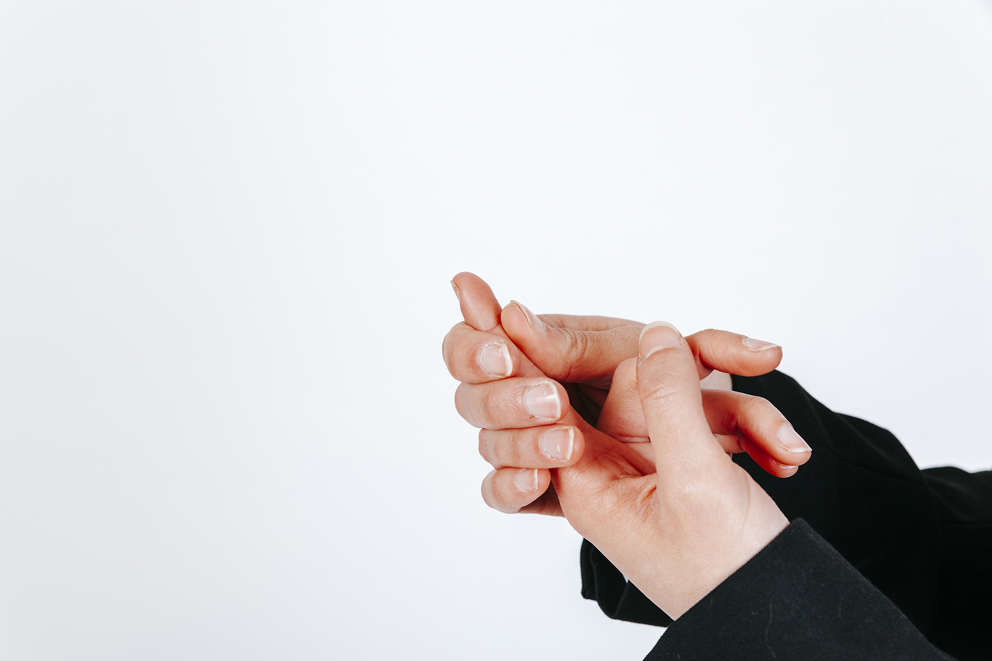 Cracking the Myth: Does Finger Cracking Cause Arthritis?
